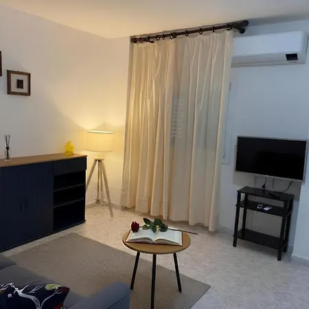 Casa Gioia -appartamento Con Veranda Vicino Marinella Appartamento