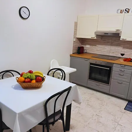 Casa Gioia -appartamento Con Veranda Vicino Marinella Διαμέρισμα *